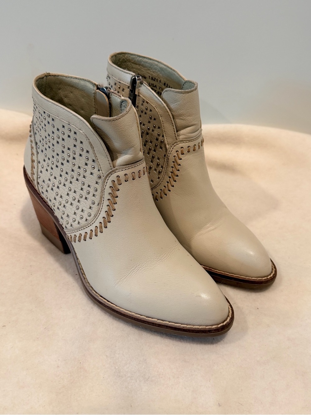 Lyard Women’s Adam Studded Leather Ankle Booties in Cream Size 7.5